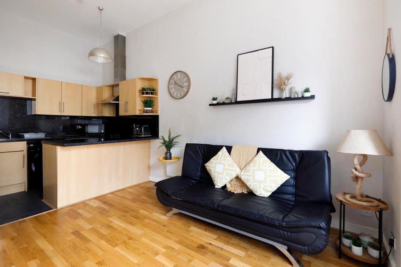 Great 2 Bedroom Apt By The Beach And Town Brighton Exterior photo